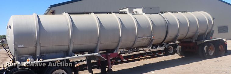 image for item DQ3011 1975 Fruehauf  tank trailer
