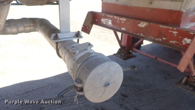 image for item DQ3011 1975 Fruehauf  tank trailer