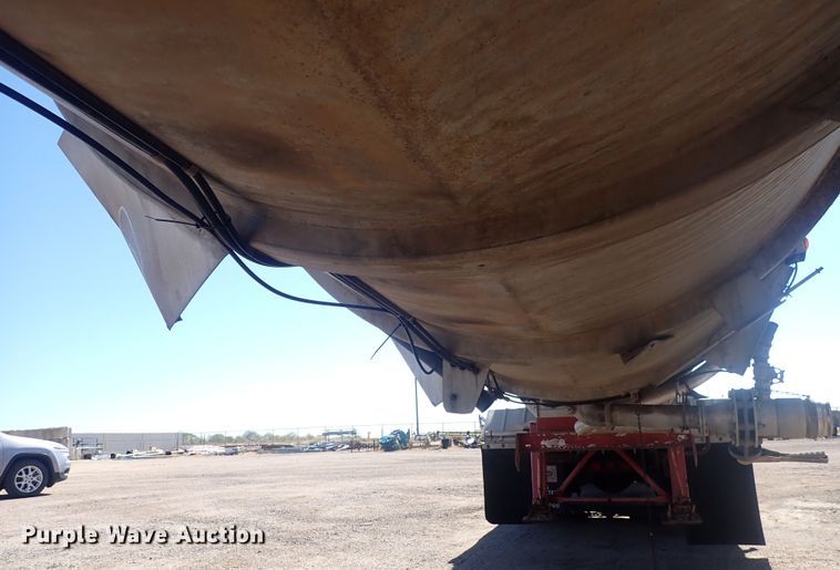 image for item DQ3011 1975 Fruehauf  tank trailer