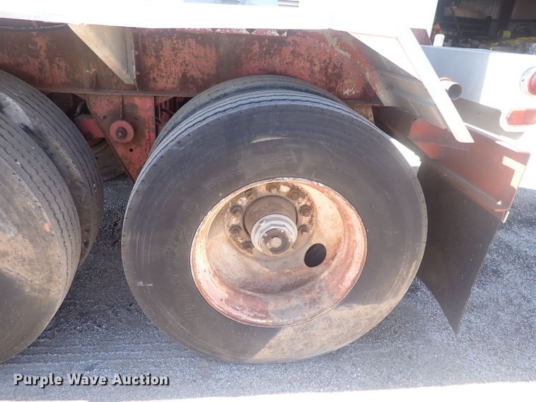 image for item DQ3011 1975 Fruehauf  tank trailer