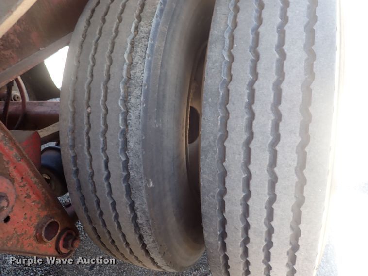 image for item DQ3011 1975 Fruehauf  tank trailer