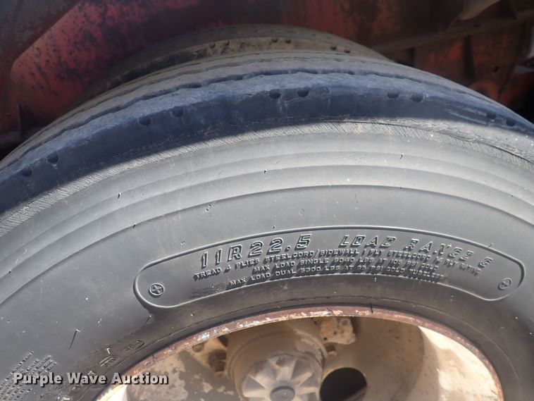 image for item DQ3011 1975 Fruehauf  tank trailer