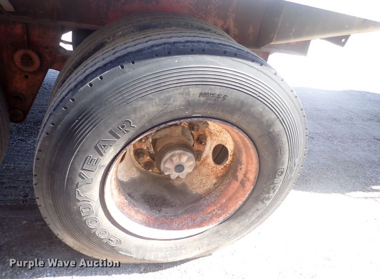 image for item DQ3011 1975 Fruehauf  tank trailer