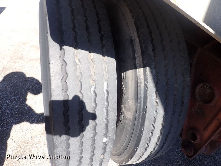 image for item DQ3011 1975 Fruehauf  tank trailer