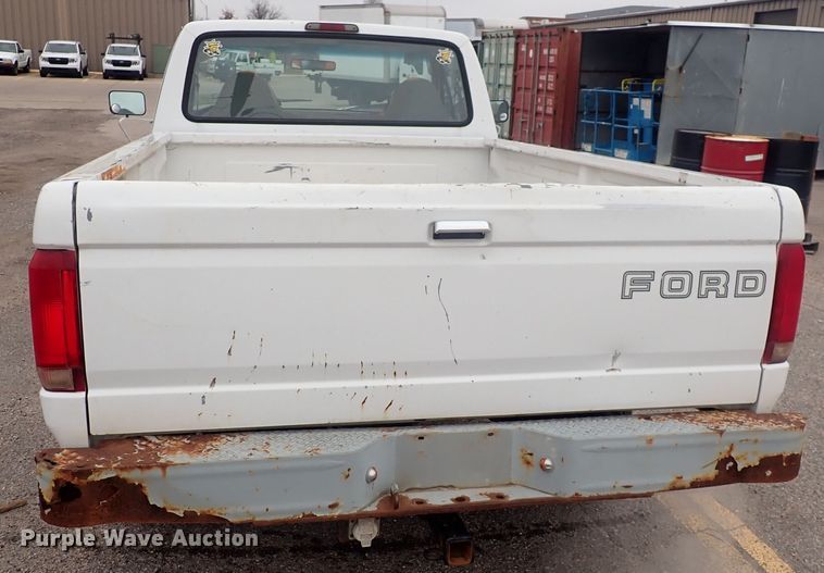 image for item DQ3917 1996 Ford F250 XL  pickup truck