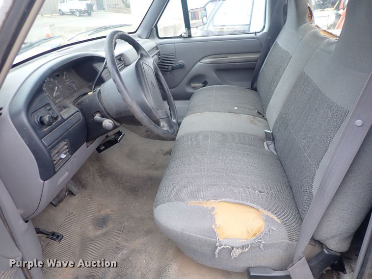 image for item DQ3917 1996 Ford F250 XL  pickup truck