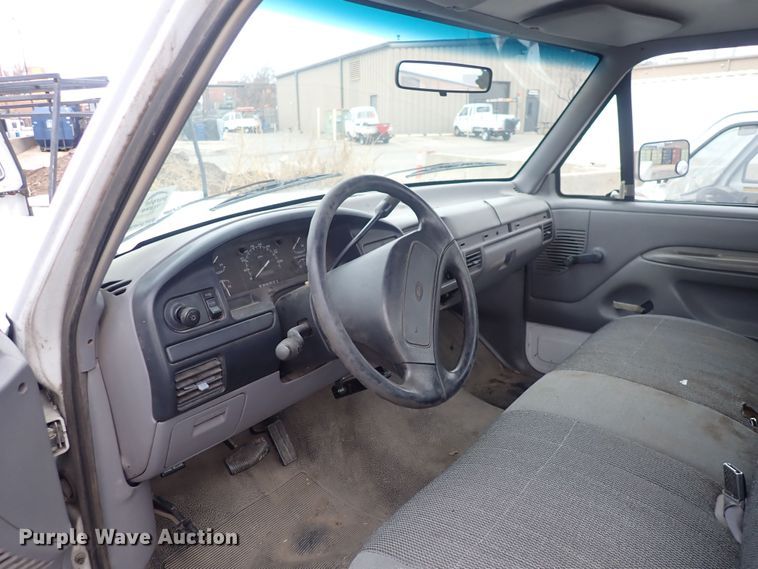 image for item DQ3917 1996 Ford F250 XL  pickup truck