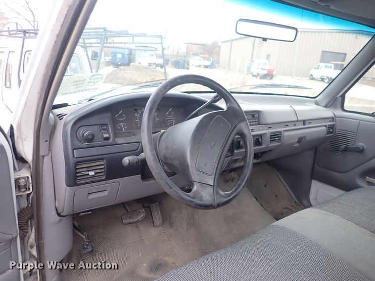 image for item DQ3917 1996 Ford F250 XL  pickup truck