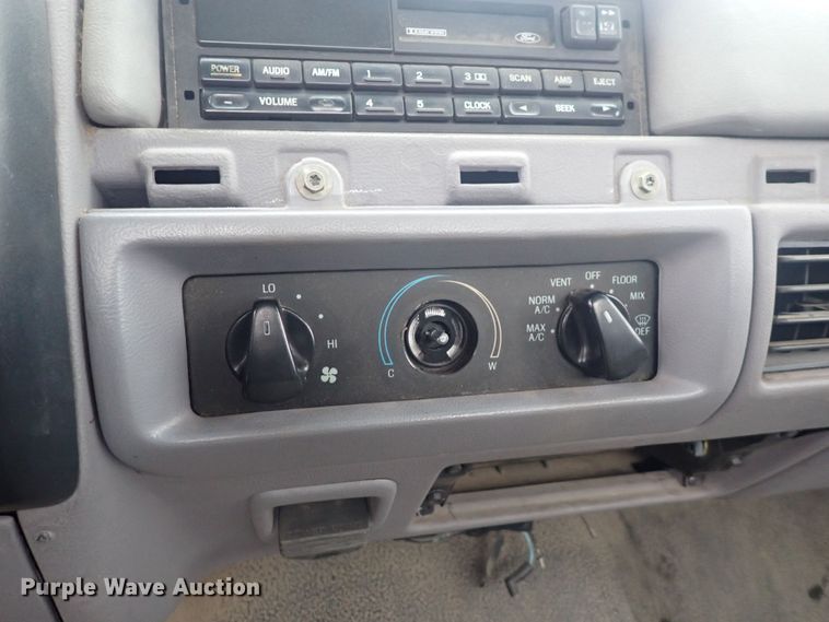 image for item DQ3917 1996 Ford F250 XL  pickup truck