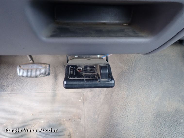 image for item DQ3917 1996 Ford F250 XL  pickup truck