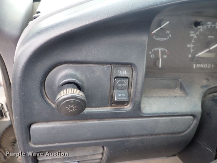 image for item DQ3917 1996 Ford F250 XL  pickup truck