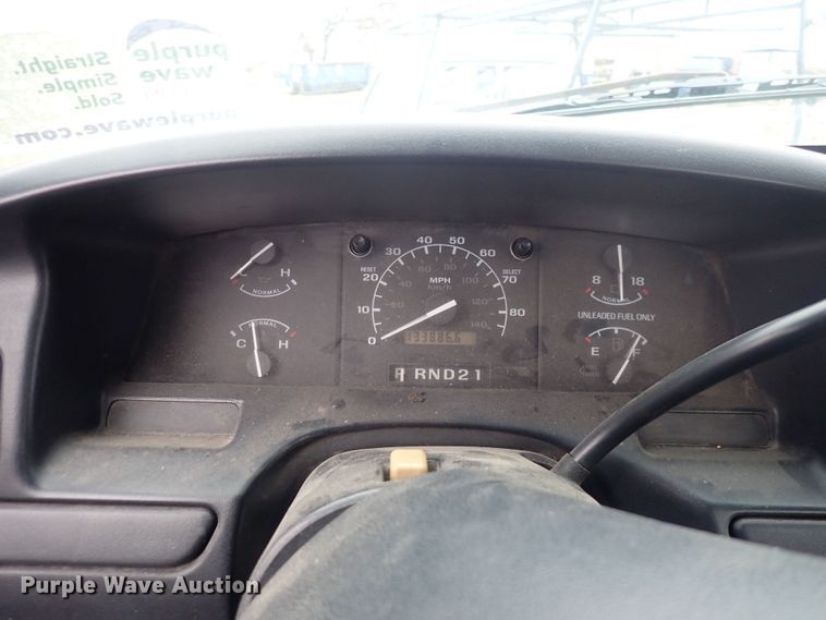 image for item DQ3917 1996 Ford F250 XL  pickup truck