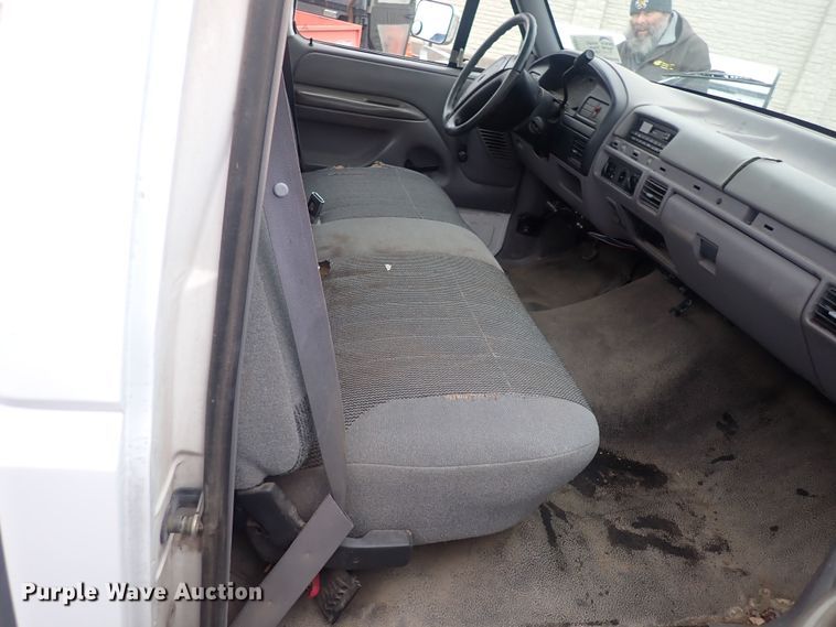 image for item DQ3917 1996 Ford F250 XL  pickup truck