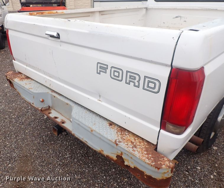 image for item DQ3917 1996 Ford F250 XL  pickup truck