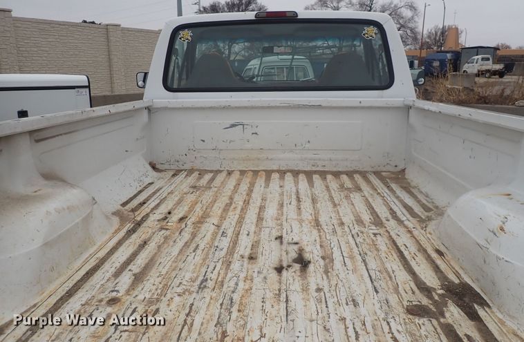 image for item DQ3917 1996 Ford F250 XL  pickup truck
