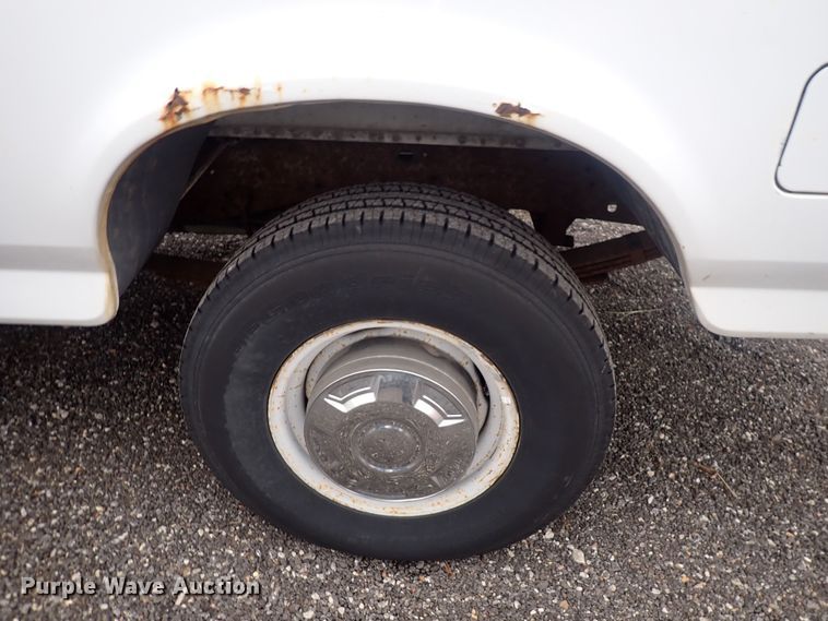image for item DQ3917 1996 Ford F250 XL  pickup truck