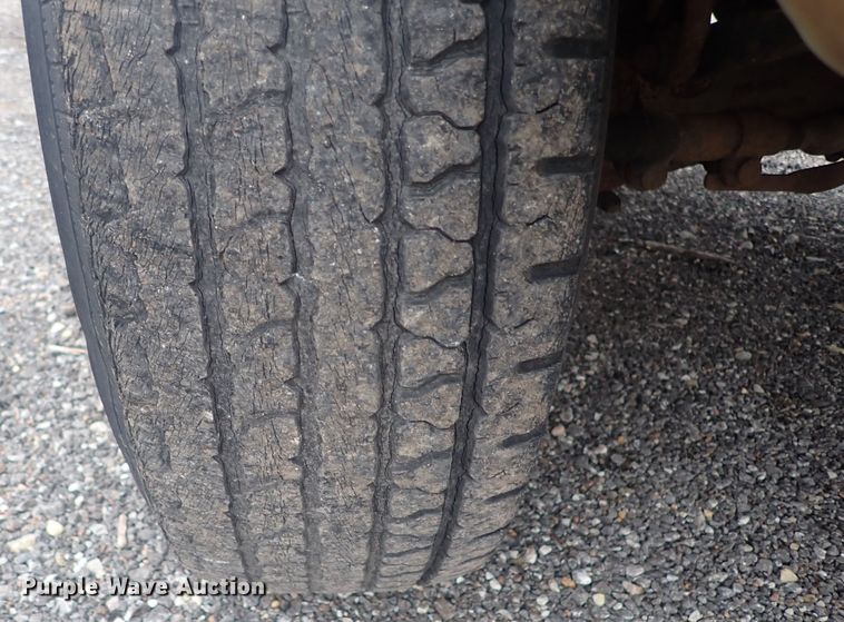 image for item DQ3917 1996 Ford F250 XL  pickup truck