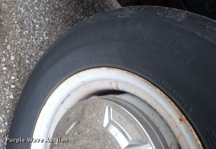 image for item DQ3917 1996 Ford F250 XL  pickup truck