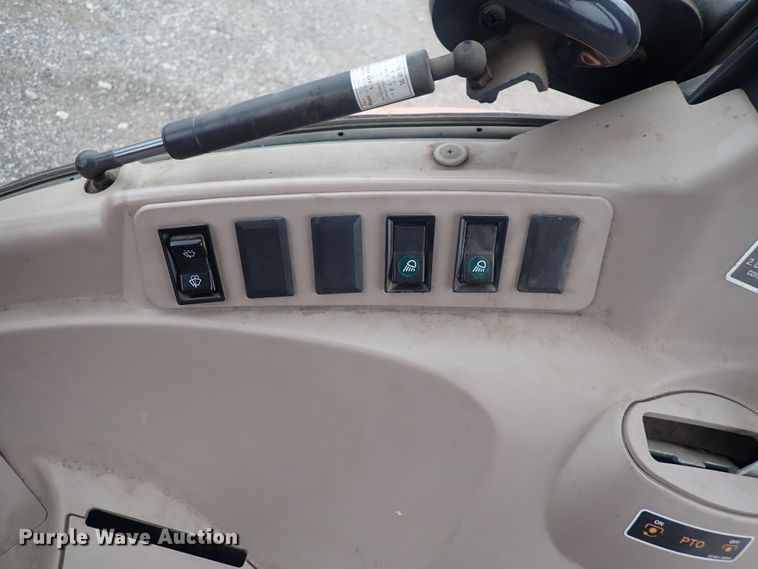 image for item DQ3919 Kubota M6040  tractor