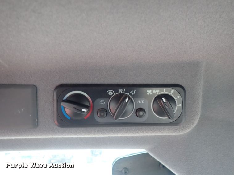 image for item DQ3919 Kubota M6040  tractor