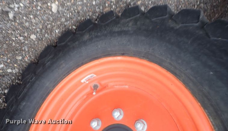 image for item DQ3919 Kubota M6040  tractor