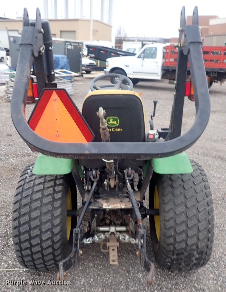 image for item DQ3920 2008 John Deere 2320  tractor