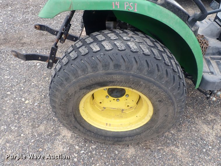 image for item DQ3920 2008 John Deere 2320  tractor