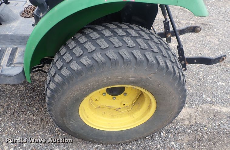 image for item DQ3920 2008 John Deere 2320  tractor