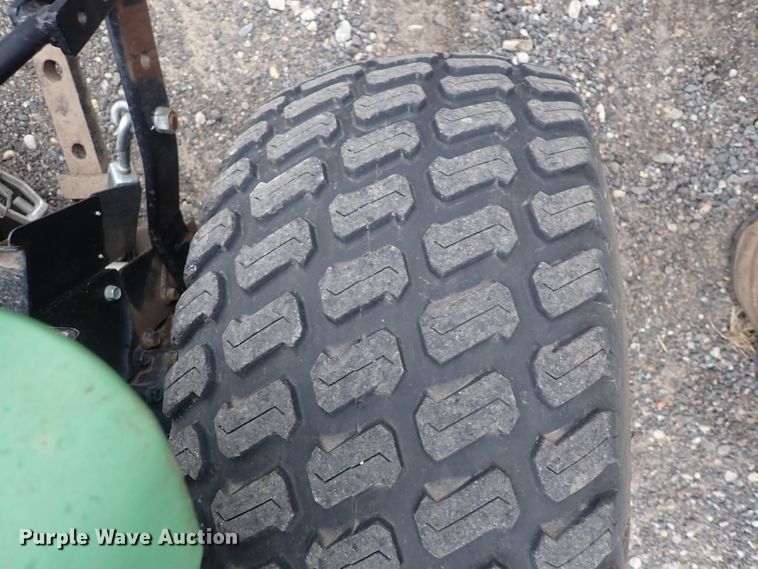 image for item DQ3920 2008 John Deere 2320  tractor