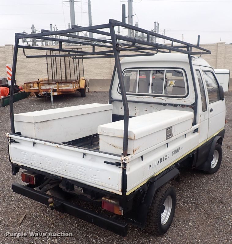 image for item DQ3922 1994 Daihatsu mini truck