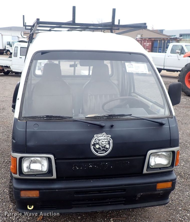 image for item DQ3922 1994 Daihatsu mini truck