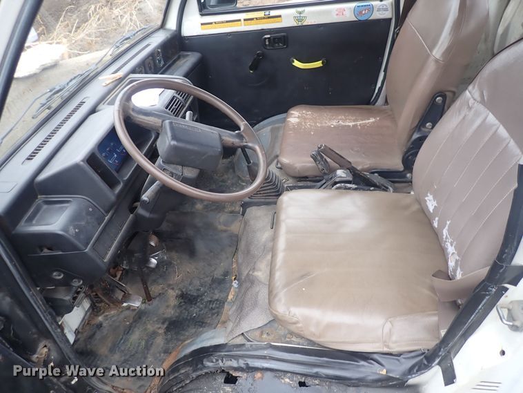 image for item DQ3922 1994 Daihatsu mini truck