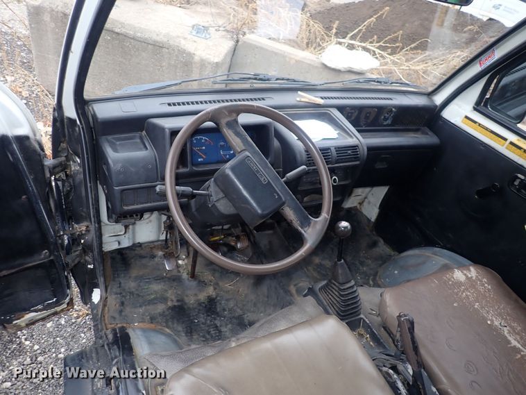 image for item DQ3922 1994 Daihatsu mini truck