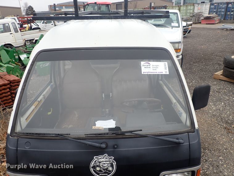 image for item DQ3922 1994 Daihatsu mini truck