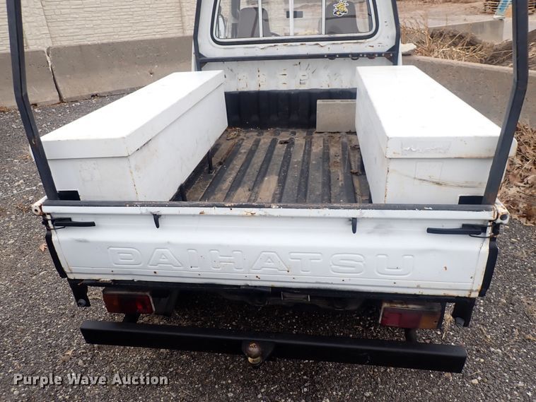 image for item DQ3922 1994 Daihatsu mini truck