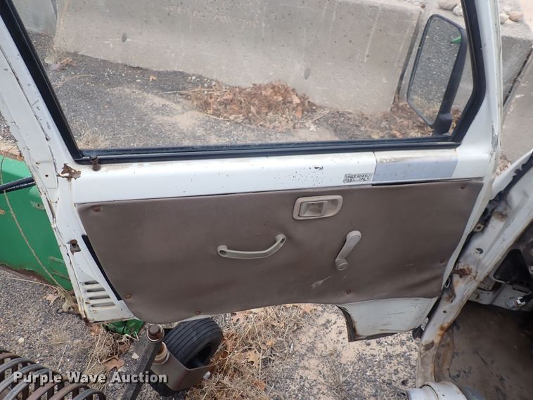 image for item DQ3923 1994 Daihatsu  mini truck