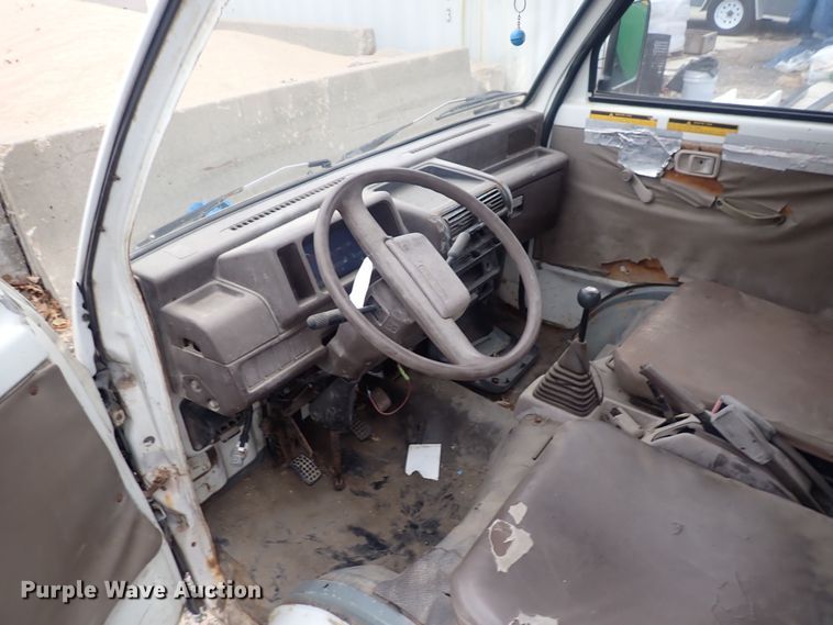 image for item DQ3923 1994 Daihatsu  mini truck