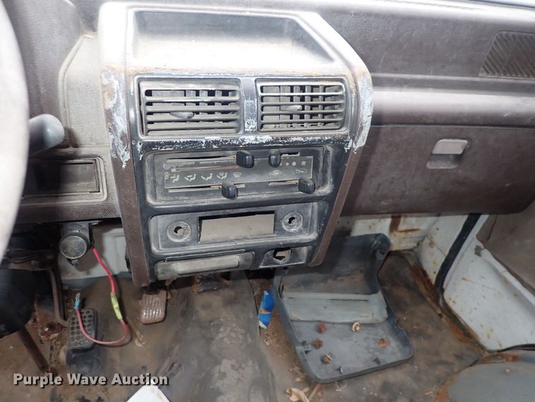 image for item DQ3923 1994 Daihatsu  mini truck