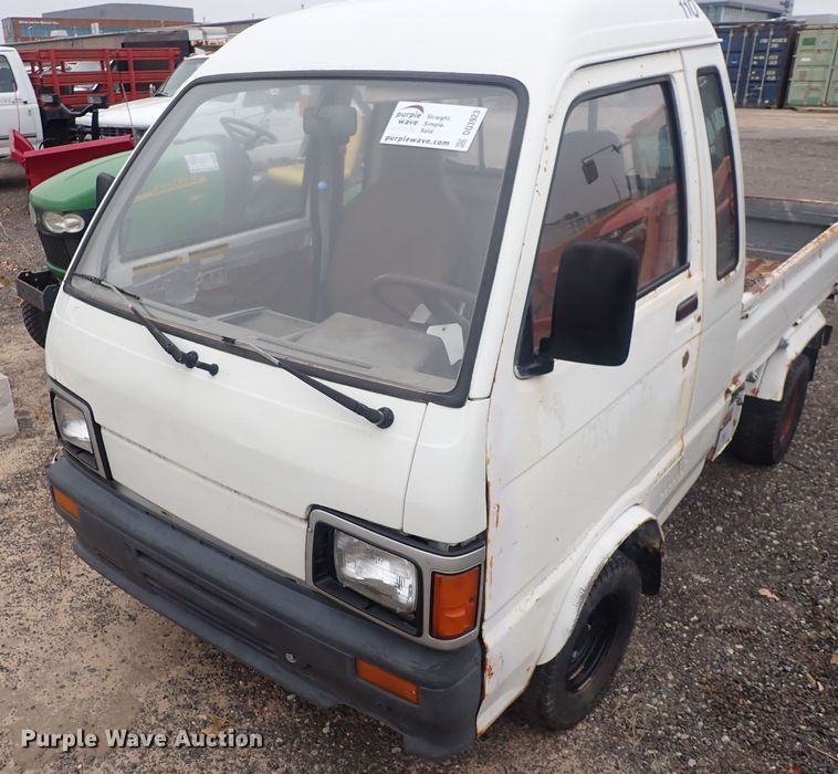 image for item DQ3923 1994 Daihatsu  mini truck
