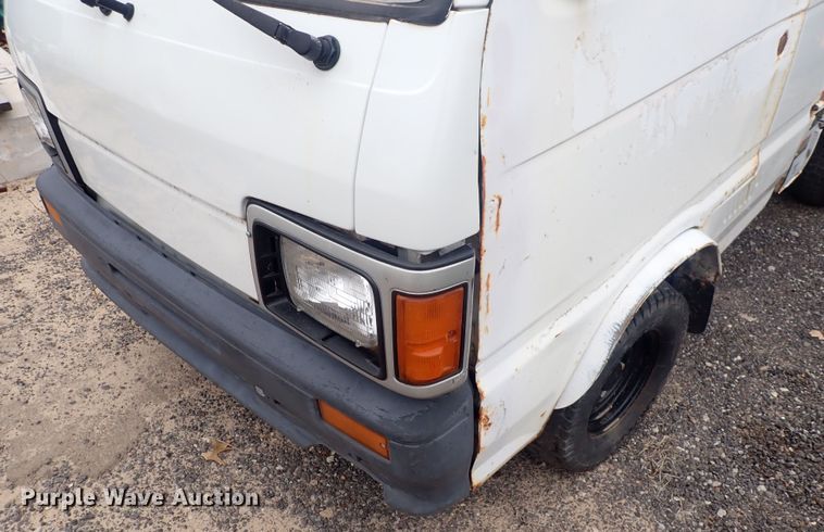 image for item DQ3923 1994 Daihatsu  mini truck