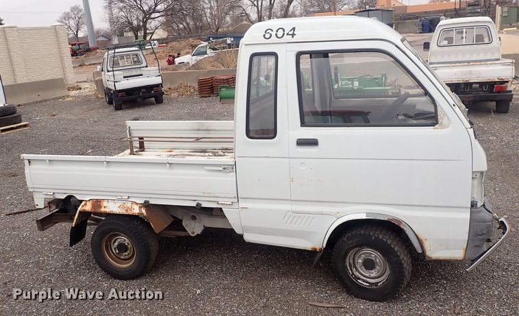 image for item DQ3924 1992 Daihatsu  mini truck