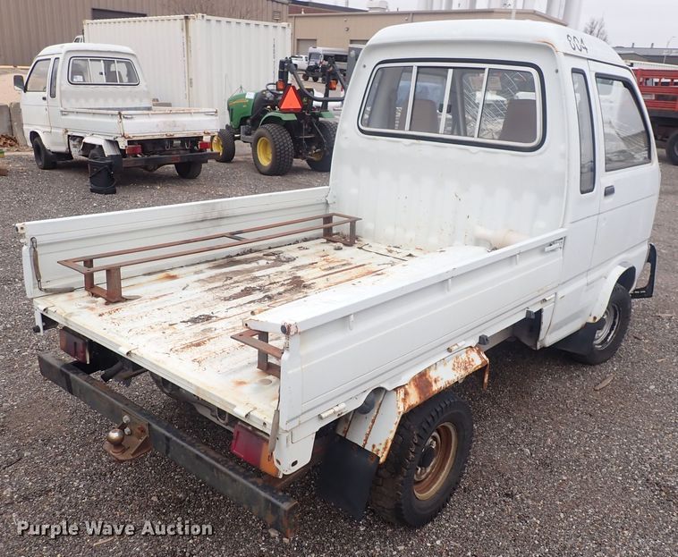 image for item DQ3924 1992 Daihatsu  mini truck