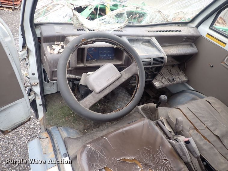 image for item DQ3924 1992 Daihatsu  mini truck