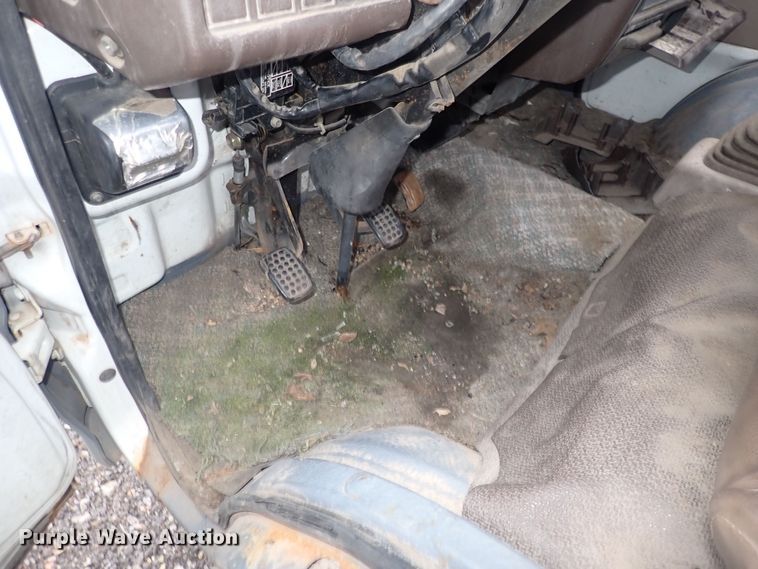 image for item DQ3924 1992 Daihatsu  mini truck