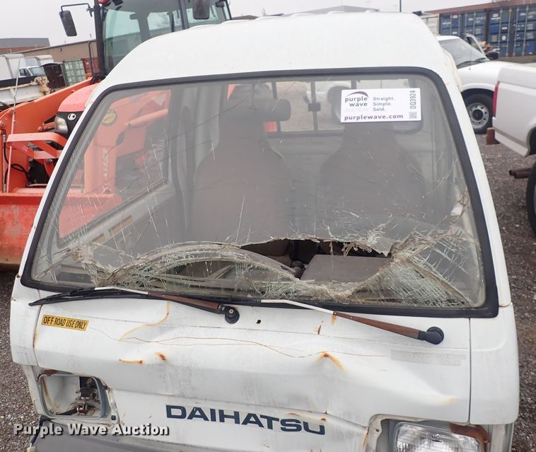 image for item DQ3924 1992 Daihatsu  mini truck