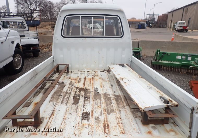 image for item DQ3924 1992 Daihatsu  mini truck