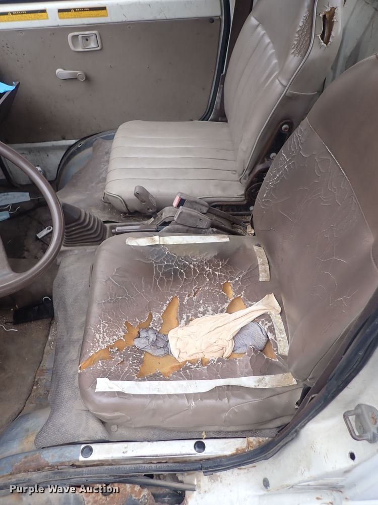 image for item DQ3925 1993 Daihatsu  mini truck