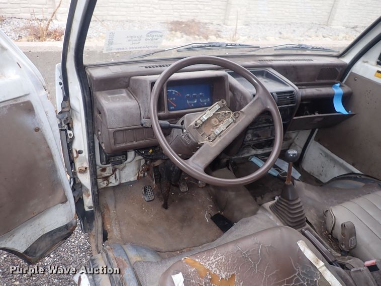 image for item DQ3925 1993 Daihatsu  mini truck