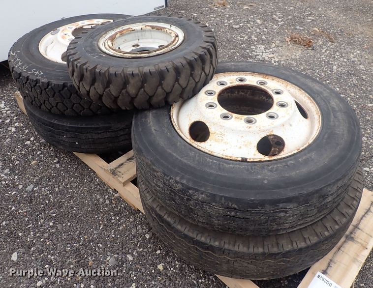 image for item DQ3928 (5) tires and wheels