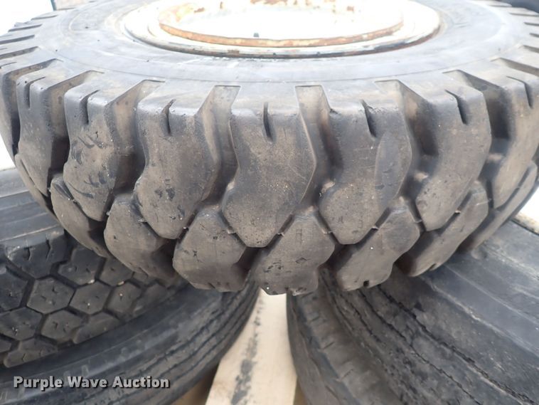 image for item DQ3928 (5) tires and wheels